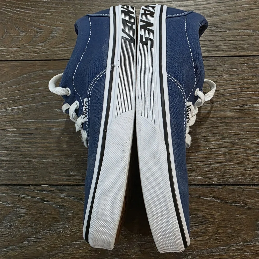 Vans Doheny Off the Wall Low Rise Sneaker, Youth Size 4, Women's Size 5.5